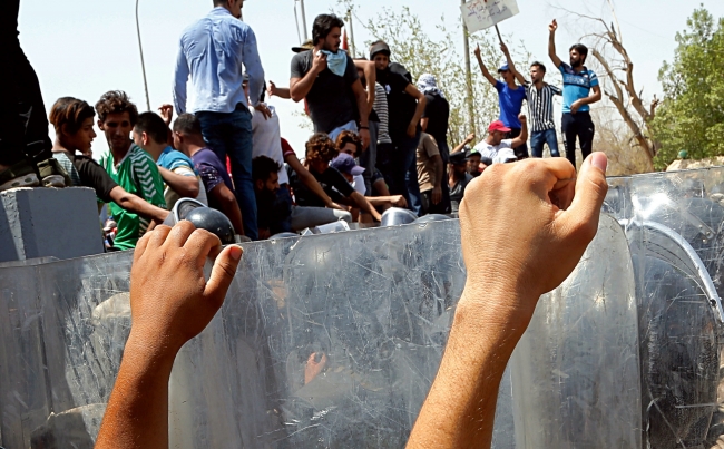 Irak’ta protesto gösterileri yeniden başladı